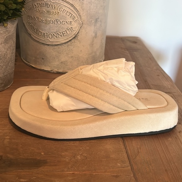 NEW SSENSE THE ROW  - Ginza sandals 37 ivory made in Italy 100% authentic - Picture 7 of 16
